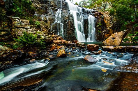 mackenzie falls a surprising oasis in arid surroundings australia