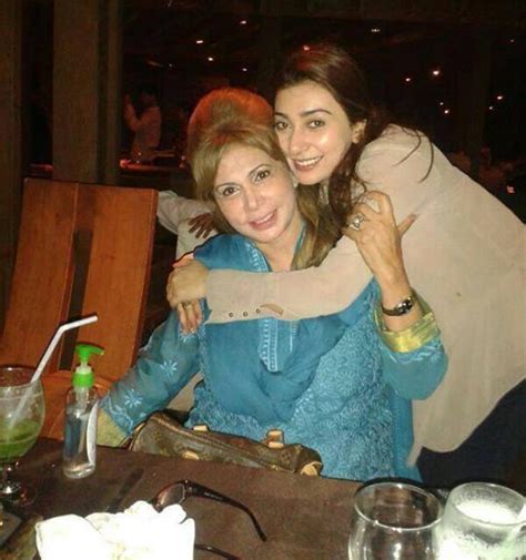 Pakistani Celebrities With Their Mothers [pictures