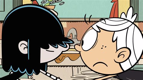 Image S1e12b Linc Lucy Staring Png The Loud House