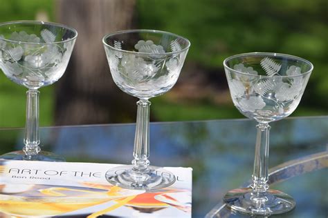 Vintage Floral Etched Tall Cocktail Martini Glasses Set Of 4 Circa