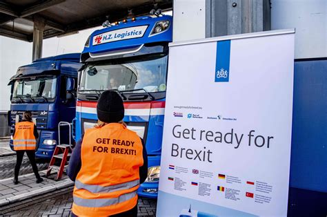 brexit trade deal hangs  balance  negotiations enter final month  deadline daily sabah
