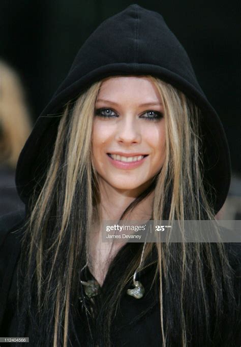 Pin On Goddess Avril Lavigne