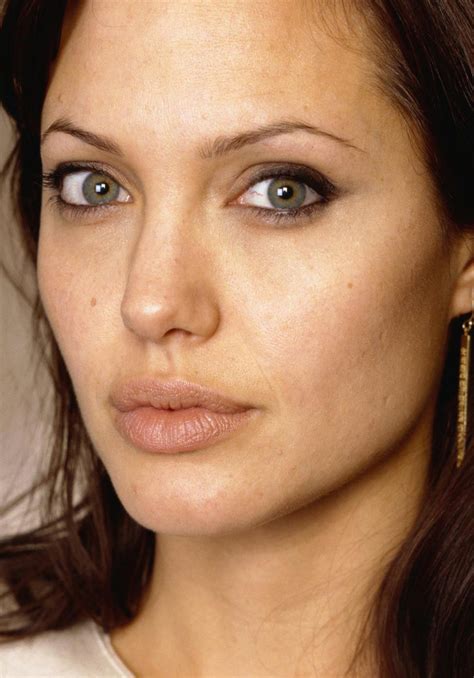 resolution angelina jolie close  hd images