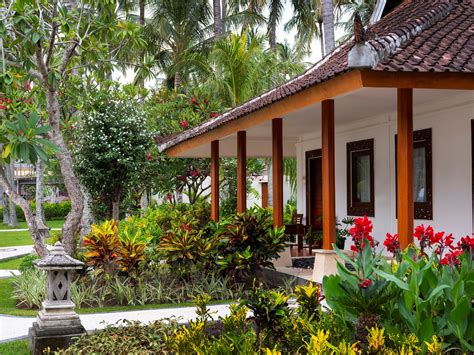 small beautiful bungalow house design ideas lombok beach bungalows