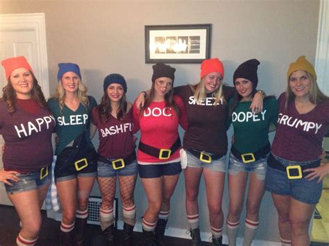 diy group girls costume  dwarfs diy  easy halloween costumes