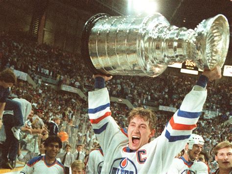 wayne gretzky thinks leafs oilers arent   stanley cup