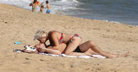 Denise Welch Shows Off Weight Loss In Bikini On Honeymoon