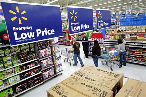 wal mart launches  front   price war targets aldi  grocery aisle