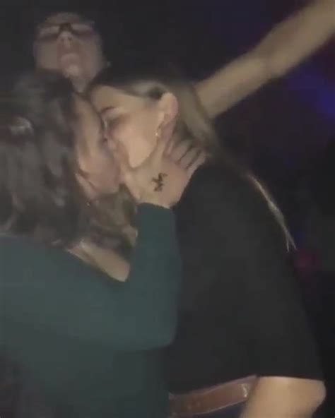 hot lesbian kissing in club free new in xxx porn video 9d