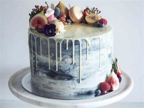 Drip Cakes The Hot New Wedding Cake Trend