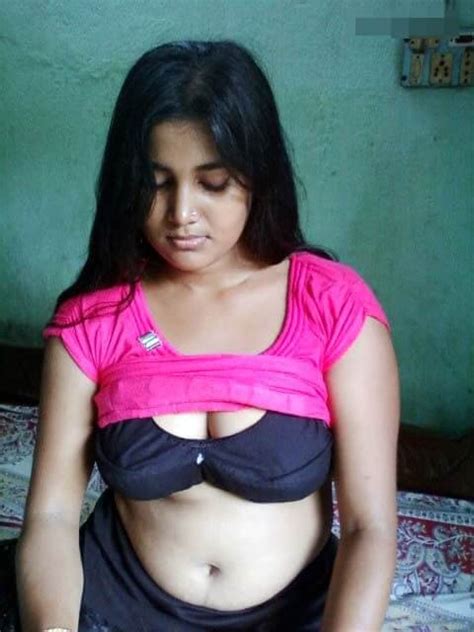 desi bhabhi boobs bra naked photo bade doodh wali moti bhabhi