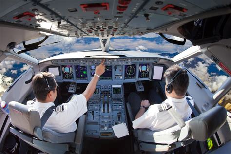 airline pilots    biggest bonuses