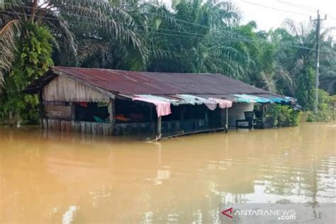 banjir sebabkan rumah warga rusak  kota subulussalam antara news aceh