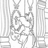 Cenerentola Fechadura Pela Olhando Cinderela Colorare Cenusareasa Cendrillon Buco Kopciuszek Coloriage Pepelka Serratura Cenicienta Colorat Ausmalbilder Pobarvanke Planse Aschenputtel Coloradisegni sketch template