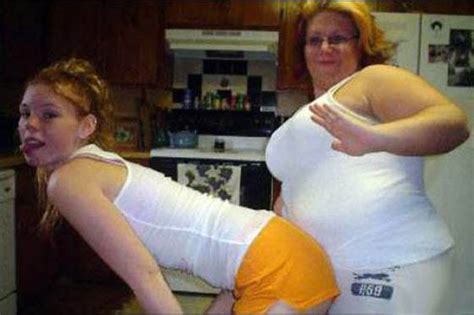 mom selfie fails that deserve the worst mother of the year award 32 pics picture 14
