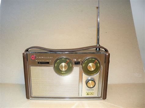 pin  vintage radios  sale