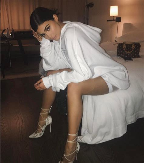kylie jenner suffers extreme camel toe in eye watering