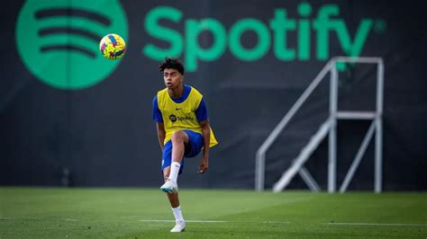 barcelona youngster continues   xavis attention