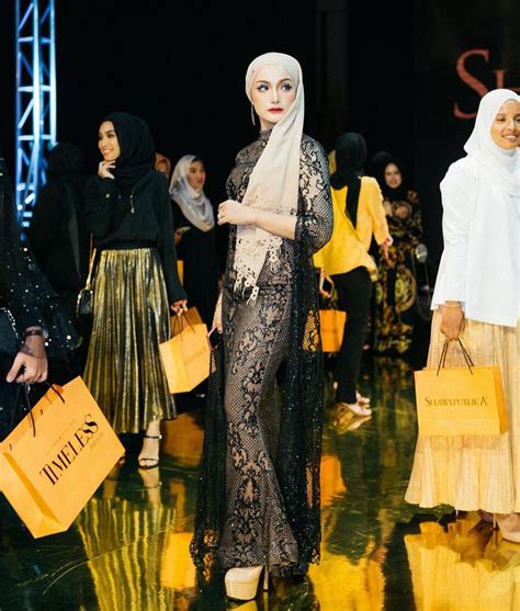 mewah   pilihan dress hijab kondangan hitam  elegan glamor