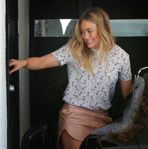 Lovely Ladies In Leather Hilary Duff In A Leather Mini Skirt