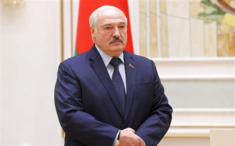 nuclear weapons   belarus leader invites   join