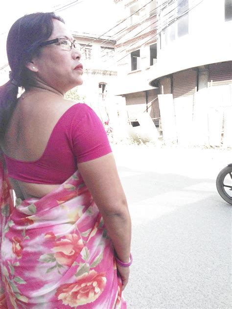sexy nepali aunty with huge ass in saree 27 pics xhamster