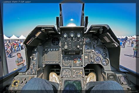 Cockpit Do F 16 Fotografia