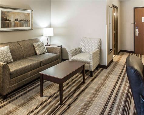 comfort suites hudson   exit  wi  discounts