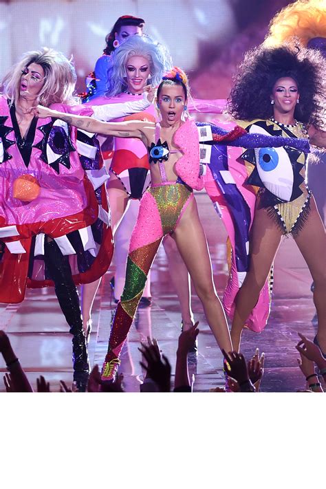miley cyrus vma looks 2015 see all of miley s ensembles