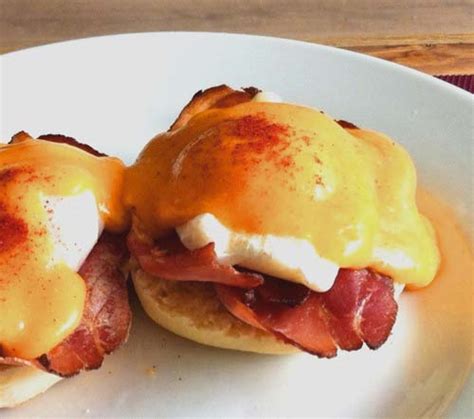 tasty and rich hollandaise sauce recipe for eggs benedict food fun and happiness