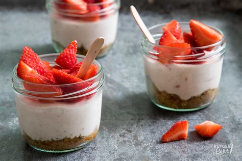 makkelijke cheesecake met aardbeien recept recept caloriearme desserts aardbeien desserts