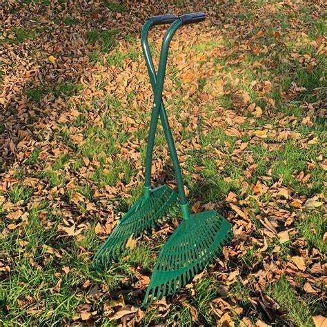 long handled leaf collecting rake grabs garden leaves tidy collector