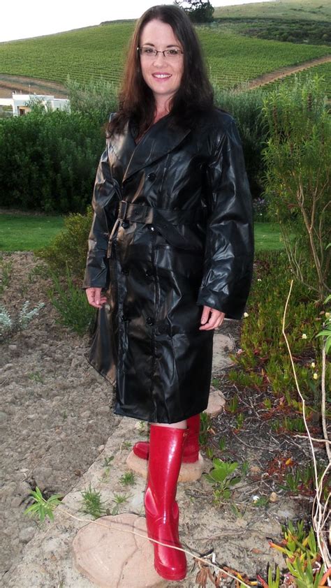 57 best outdoors images on pinterest black rubber rubber raincoats and ladies raincoats