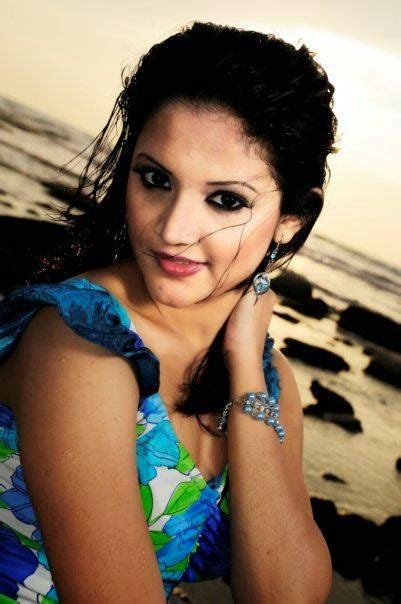 Bangladeshi Actress Urmila Srabonti Kar Hd Photos ~ Prozukti24