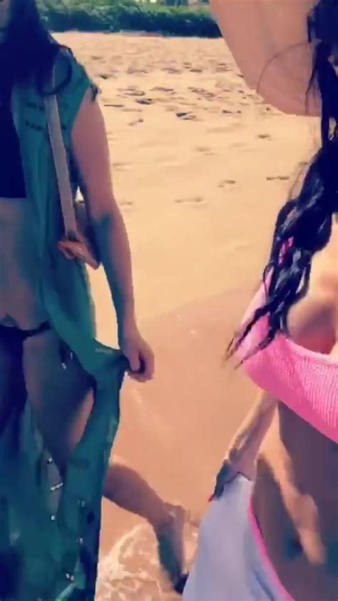 Nikki Bella And Brie Bella Walking On The Beach In Maui Pl