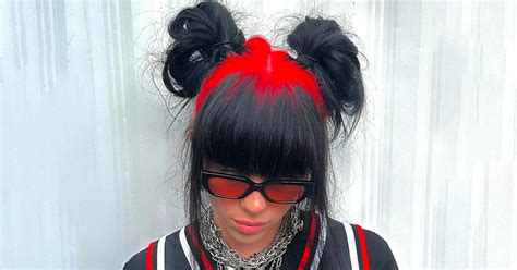 billie eilish shows  bold  red hair  tiktoks gemini trend  fans freak