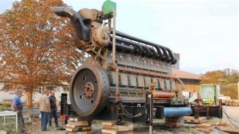 this gigantic 1600 hp engine used to power an entire