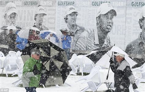 snow in the desert nearly unprecedented snowfall halts play in arizona golf tournament as