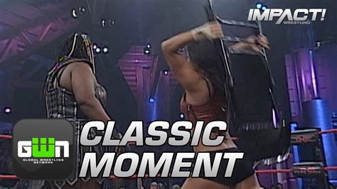 Gail Kim Thrashes Awesome Kong With Chair Shots Tna Final