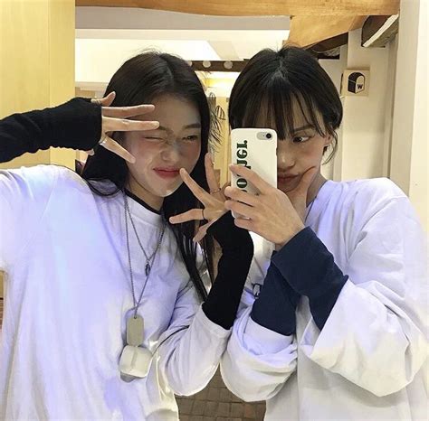 𝐭𝐚𝐞𝐠𝐮𝐤𝐤𝐢 ┆ ☙ korean best friends girl friendship friendship photos