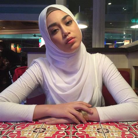 Pin By Baaaa On Artistic Malayang Girl Hijab Beautiful Hijab