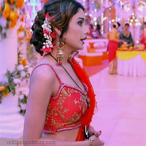 Leena Jumani Sexy Navel N Cleavage Show Hd Tv Caps – Indian Celeb Blog
