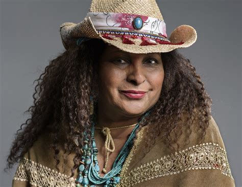 As Pam Grier Celebrates 70 She Finds Peace Off The Grid Ap News
