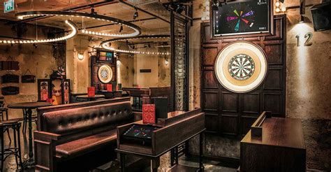 play darts  london darts pubs  bars  london designmynight