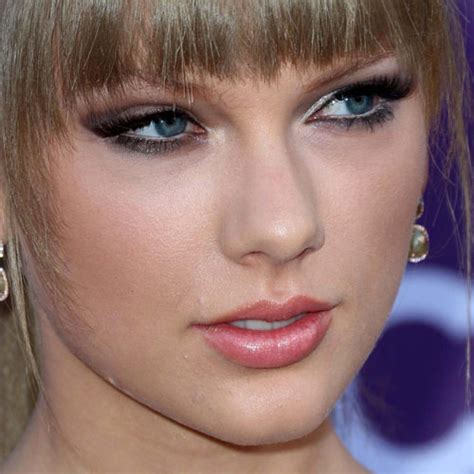 Taylor Swift Makeup Silver Eyeshadow Taupe Eyeshadow
