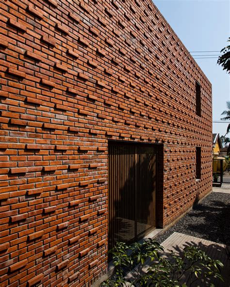 bali agung property desain rumah minimalis unik  konstruksi full batu bata merah