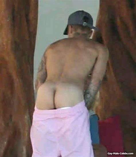 justin beiber bared his muscle ass gay male