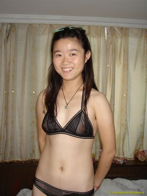 Truly Asians Sweet Chinese Girlfriend Posing Nude At Home