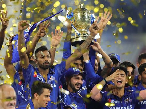 ipl finals list  csks consecutive titles  mis  run wins