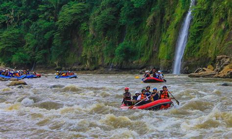 rafting  sungai progo yogyakarta magelang